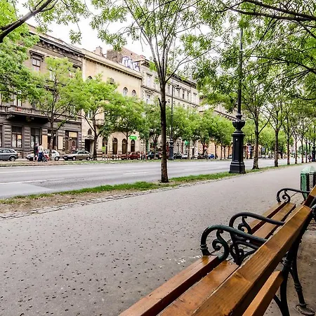 In Center Апартаменты *