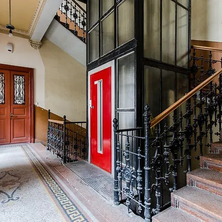 In Center شقة بودابست